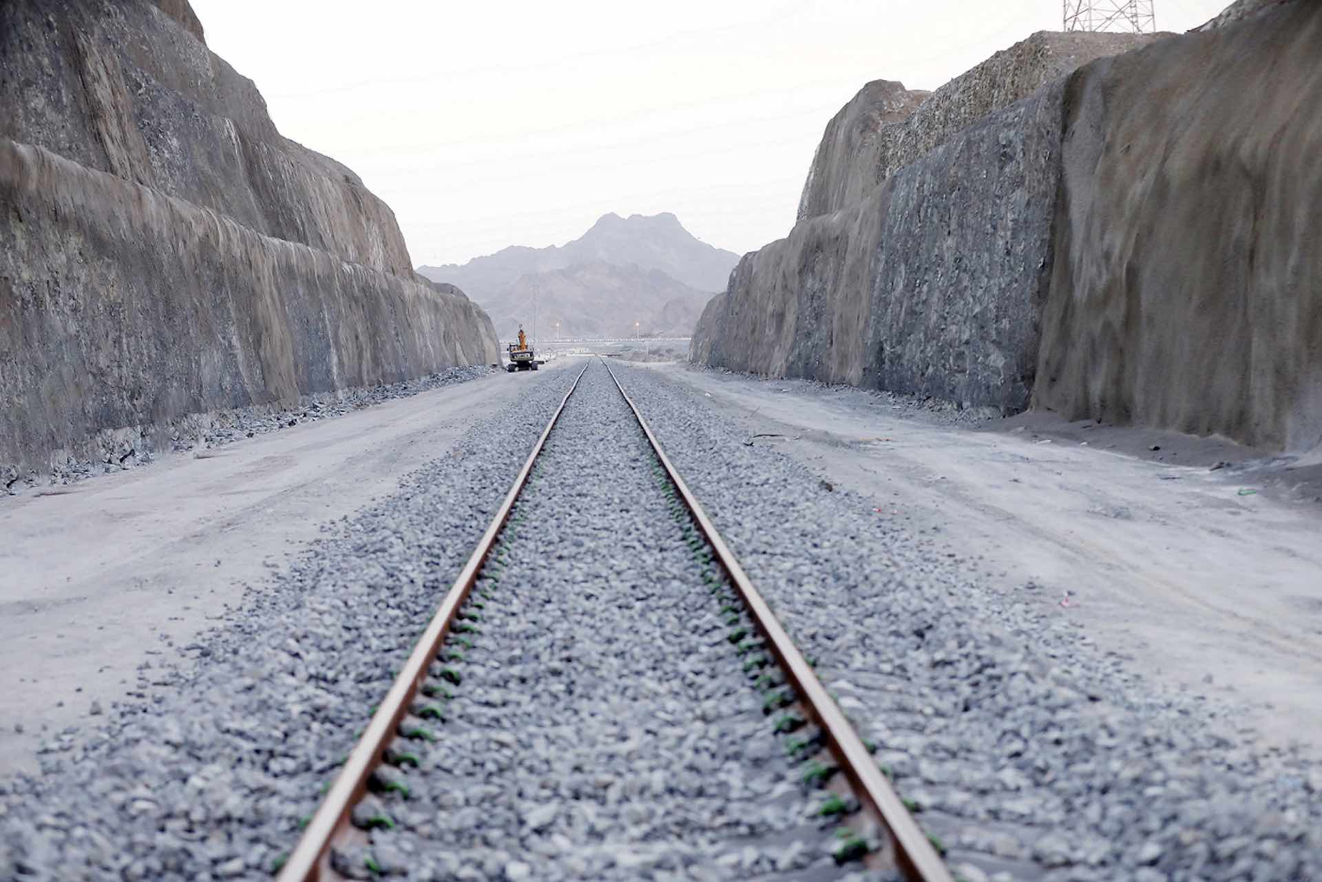 Rail company Etihad Rail completes main line tracklaying in Sharjah and RAK